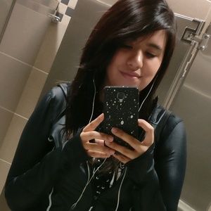 Meet your Posher, Julia